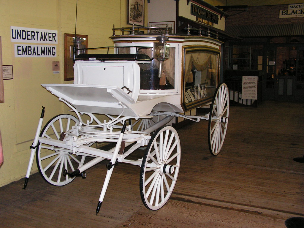 How to Choose a perfect Horse Drawn Hearse?